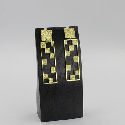 Pendientes CASSANDRE bañados en oro - Diseño con carácter-0