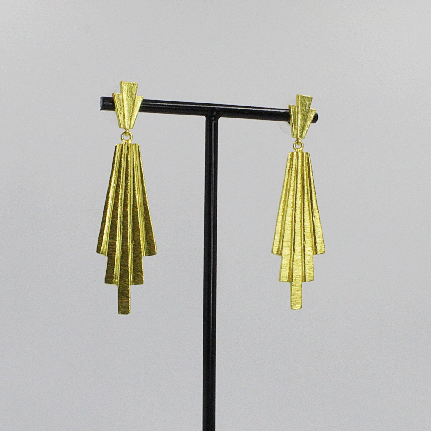 Pendientes CINEMA Nº2 bañados en oro - Diseño con carácter-4