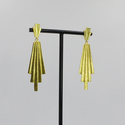 Pendientes CINEMA Nº2 bañados en oro - Diseño con carácter-4