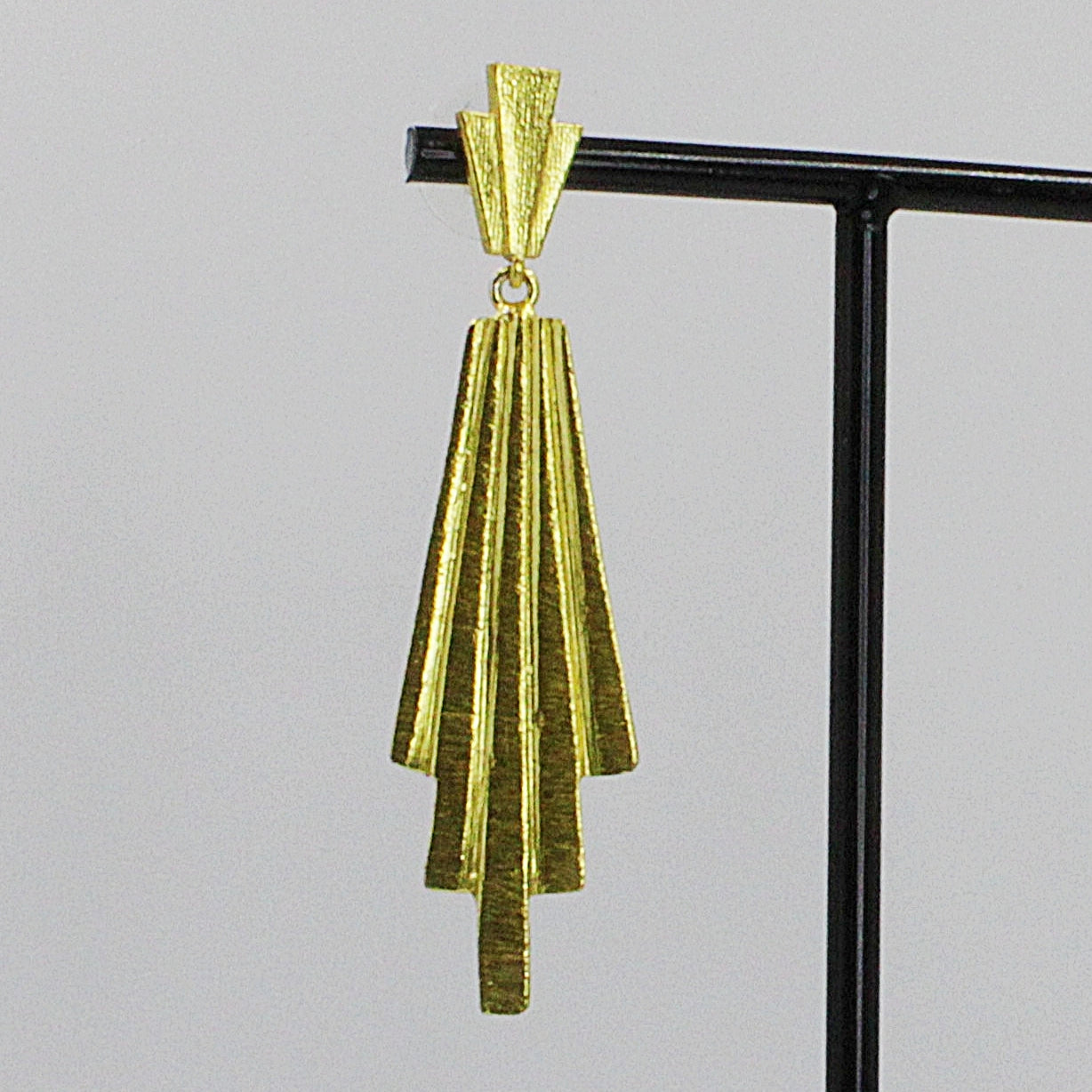 Pendientes CINEMA Nº2 bañados en oro - Diseño con carácter-3