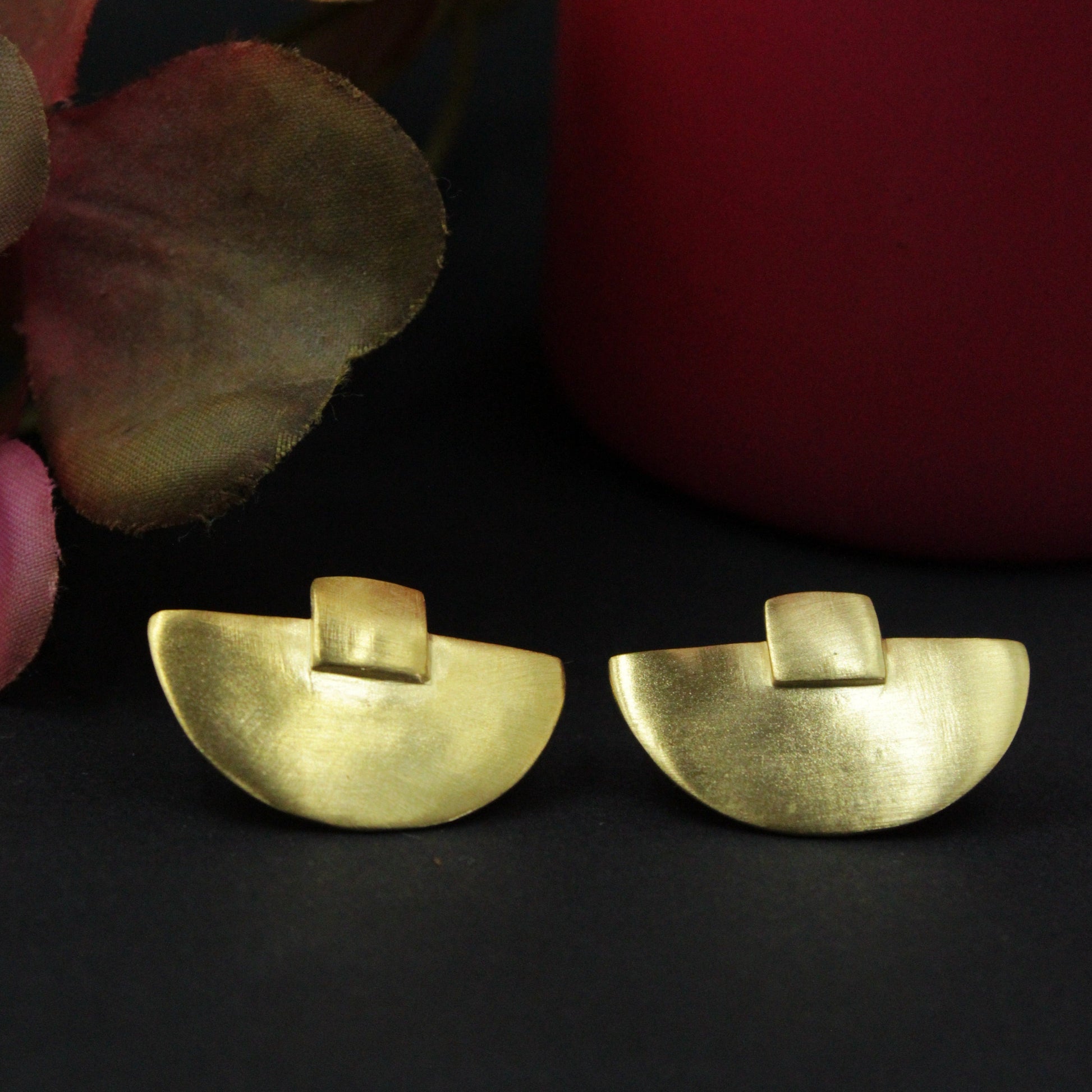 Pendientes PRA' de diseño en latón bañados en oro - Diseño con carácter-2