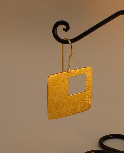 Pendientes Cuadrados SIXTY bañados en oro-4