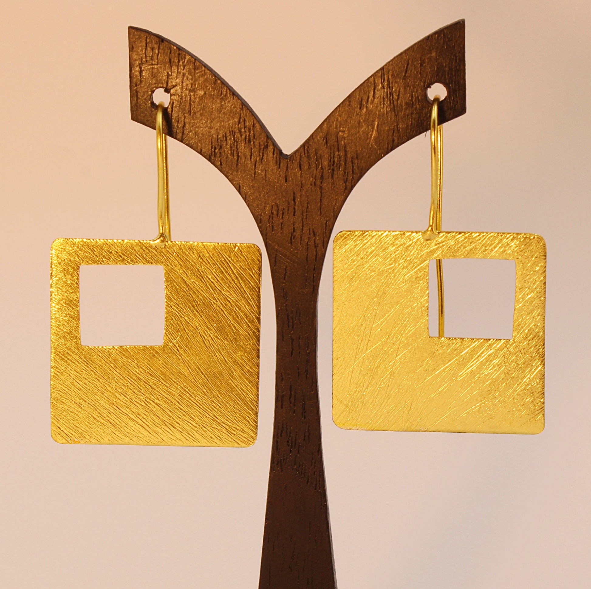 Pendientes Cuadrados SIXTY bañados en oro-2