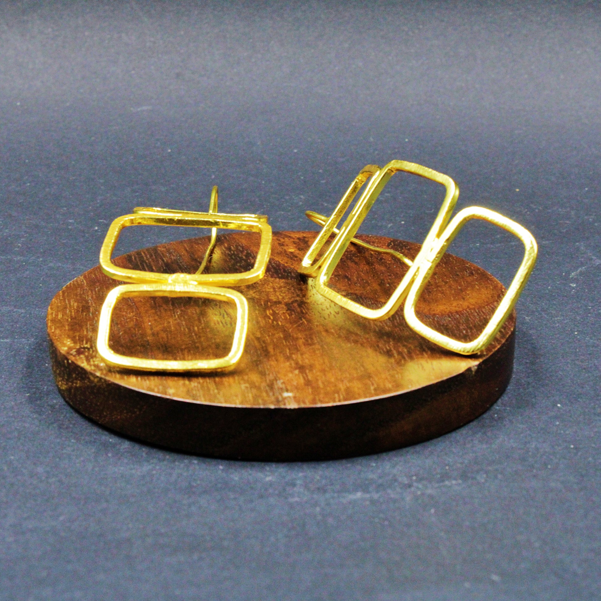 Pendientes LIEN bañados en oro-2