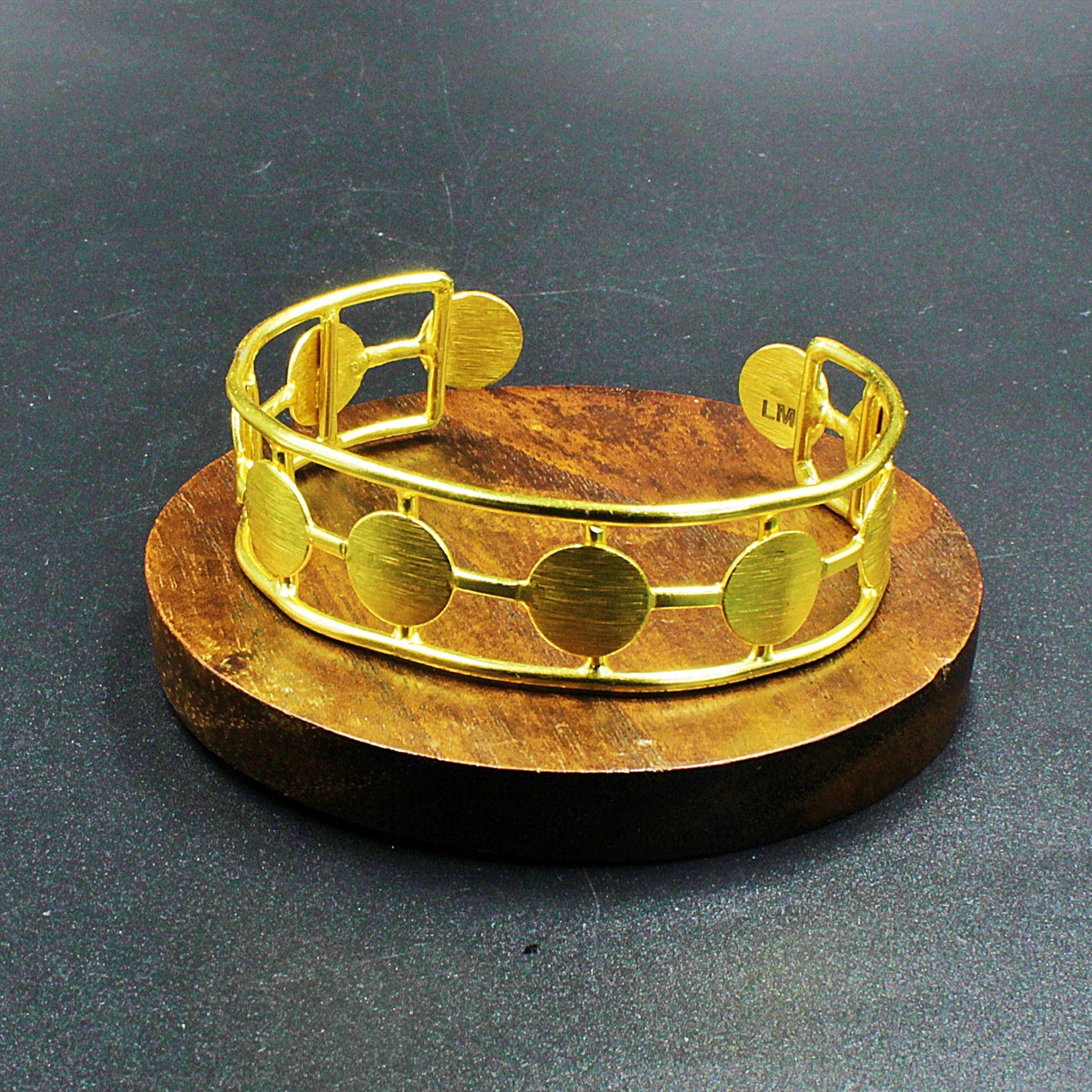 Brazalete GANTE bañado en oro - Diseño con carácter-1